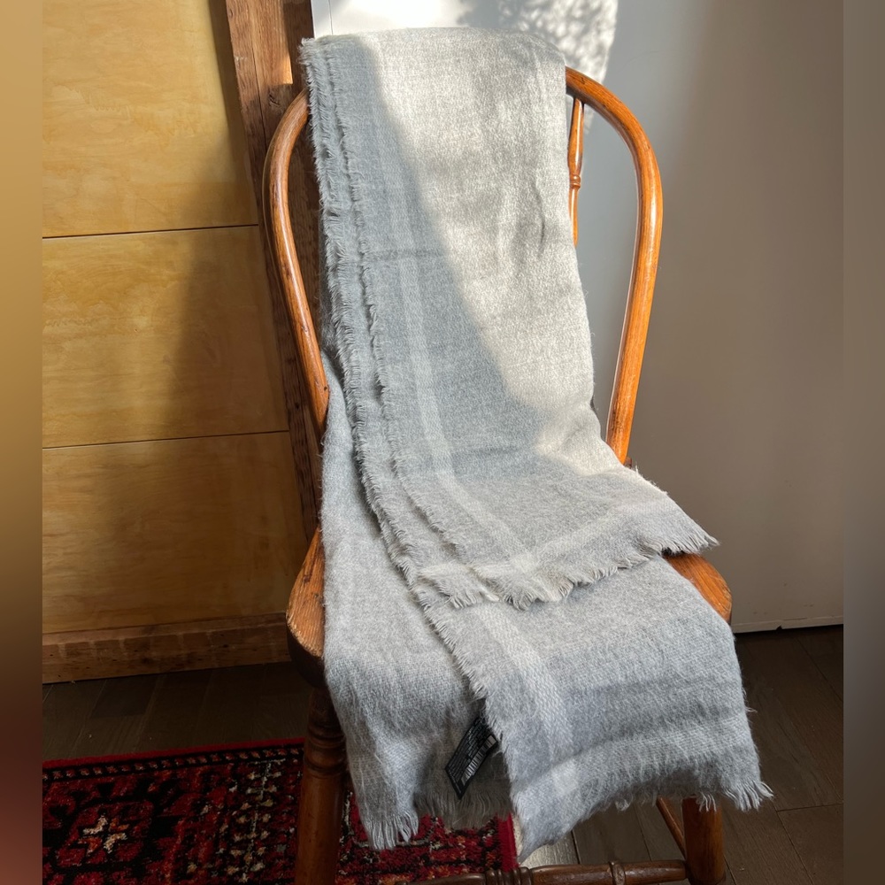 Zara oversized light gray scarf